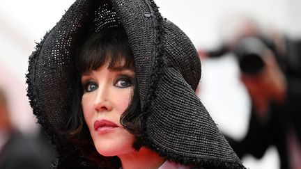 L'actrice française Isabelle Adjani, lors du Festival de Cannes, le 22 mai 2022. (CHRISTOPHE SIMON / AFP)