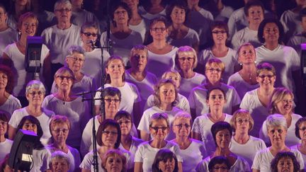 850 choristes accompagnent Maxime Le Forestier au Festival des Nuits de Champagne (2012)
 (PHOTOPQR-L&#039;EST-ECLAIR-JEROME BRULEY )