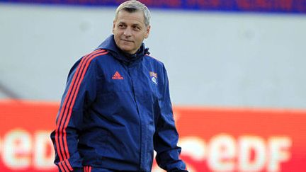 Bruno Genesio, entraîneur de l'OL, ne pourra pas tenir sa place sur le banc