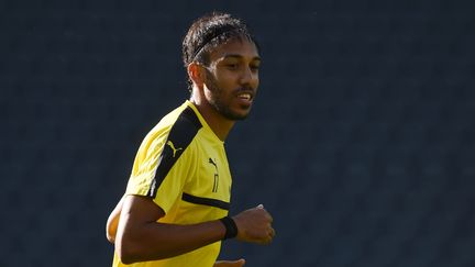 Pierre-Emerick Aubameyang avant la finale de la Coupe d'Allemagne, le 26 mai 2017, à Berlin. (CHRISTOF STACHE / AFP)