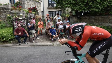 Le coureur français Kévin Vauquelin a remporté la 2ème étape du Tour de France pour sa première participation. (ANNE-CHRISTINE POUJOULAT / AFP)