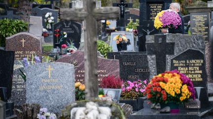 Un cimetière à Strasbourg (Bas-Rhin), le 29 octobre 2017. (SEBASTIEN BOZON / AFP)