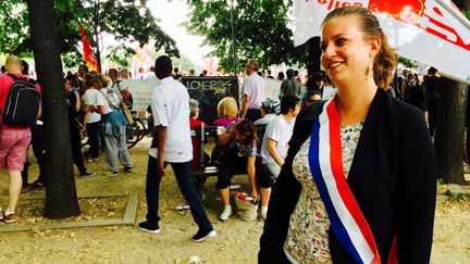 Mathilde Panot, députée La France insoumise, lors de la manifestation contre la réforme du Code du travail, mardi 27 juin, aux Invalides à Paris. (MATTHIEU MONDOLONI / FRANCEINFO)