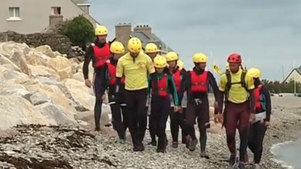 Manche : le "Coasteering", une nouvelle discipline sportive qui permet d'explorer le littoral