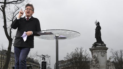 Jean-Luc Mélenchon, le 18 mars 2017 lors de la "Marche pour la 6ème République" à Paris. (BERTRAND GUAY / AFP)