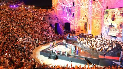 Le Théâtre antique d'Orange durant la soirée de Musiques en fête 2012
 (France Télévisions)