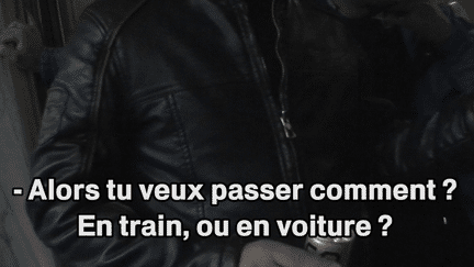 Un passeur propose &agrave; un journaliste et &agrave; une interpr&egrave;te de francetv info de les aider &agrave; traverser ill&eacute;galement&nbsp;la fronti&egrave;re entre l'Italie et la France, contre la somme de 70 euros par personne. (BASTIEN HUGUES / FRANCETV INFO)