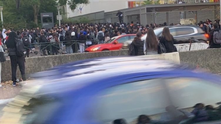 Nanterre : que se passe-t-il au lycée Joliot-Curie, théâtre de violents affrontements entre élèves et forces de l'ordre après un blocus ?