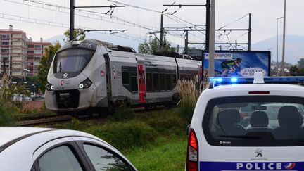 Un TER a percuté quatre personnes&nbsp;allongées sur les voies, près de la gare de Saint-Jean-de-Luz-Ciboure, faisant trois morts et un blessé grave, le 12 octobre 2021. (FRANCK LAHARRAGUE / AFP)