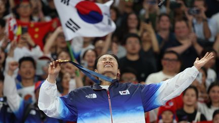 La Sud-Coréenne An Se-young médaillée d'or au badminton lors des JO de Paris, le 5 août 2024 (CHEN BIN / XINHUA)