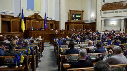 Le Parlement ukrainien, à Kiev, le 6 février 2024. (SERGII KHARCHENKO / NURPHOTO / AFP)