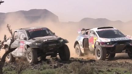 Le coup d'envoi du Dakar 2024 a été donné hier à Alula dans l'ouest de l'Arabie saoudite. La première étape (Al-’Ula à Al Henakiyah) faisait aujourd'hui 414km. Découvrez le résumé auto du jour avec une 5ème place française pour Romain Dumas et une 1ère place pour le belge Guillaume De Mevius.