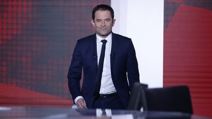 L'ancien candidat à la présidentielle Benoît Hamon sur le plateau de "L'Emission politique", le 18 mai 2017. (GEOFFROY VAN DER HASSELT / AFP)