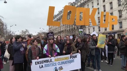 Présidentielle 2022 : des manifestations pour remettre le climat au centre du débat