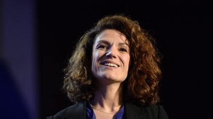 Chantal Jouanno lors d'un meeting à Issy-les-Moulineaux, dans les Hauts-de-Seine, le 9 décembre 2015. (MIGUEL MEDINA / AFP)