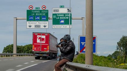 &nbsp; (2000 migrants ont tenté cette nuit de rejoindre le Royaume-Uni en passant par le tunnel sous la Manche © MAXPPP)