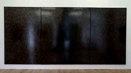 Sans titre, 2004-2009. Laque sur toile. Triptyque. 220 x 580 cm (220 x 190 cm chaque)
 (France 3 / Culturebox)