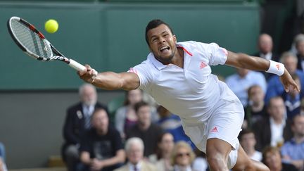 Le Fran&ccedil;ais Jo-Wilfried Tsonga a &eacute;t&eacute; battu par le Britannique Andy Murray en demi-finale de Wimbledon, &agrave; Londres (Royaume-Uni), le 6 juillet 2012. (TOBY MELVILLE / REUTERS)