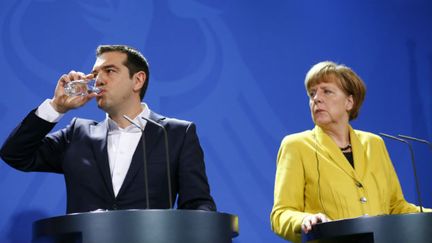 &nbsp; (Alexis Tsipras et Angela Merkel le 23 mars 2015 à Berlin©REUTERS/Hannibal Hanschke)