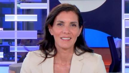 Le JT du 23h du samedi 6 mai, présenté par Sorya Khaldoun sur franceinfo, est consultable en ligne en replay pour voir et revoir ce journal télévisé qui décrypte l'actualité. Retrouvez les dernières infos du week-end, les grands reportages, les interviews et les explications de la rédaction sur toute l’actualité nationale et internationale. (FRANCEINFO)