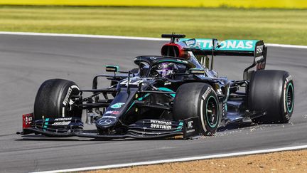 Lewis Hamilton, pilote Mercedes-AMG Petronas, sur le circuit de Silverstone. (DPPI / DPPI MEDIA)