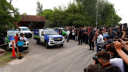 La police scientifique au domicile de Diego Maradona, à Tigre, quelques heures après sa mort (AGUSTIN MARCARIAN / X03747)