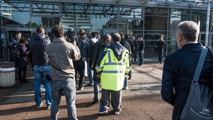 &nbsp; (Une manifestation de soutien aux prévenus avait été organisée ce vendredi devant le tribunal de Bobigny © MaxPPP)