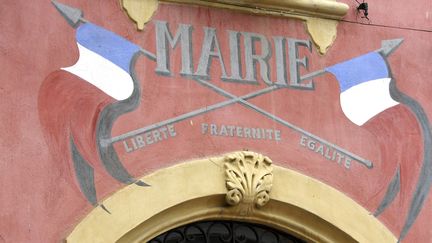 Façade d'une mairie. Photo d'illustration. (PASCAL PAVANI / AFP)