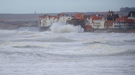 Des vents balaient la ville d'Ambleteuse (Nord), le 13 décembre 2019. (MAXPPP)