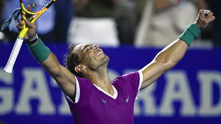 Rafael Nadal vainqueur de sa demi-finale du tournoi d'Acapulco face à Daniil Medvedev, le 25 février 2022. (PEDRO PARDO / AFP)