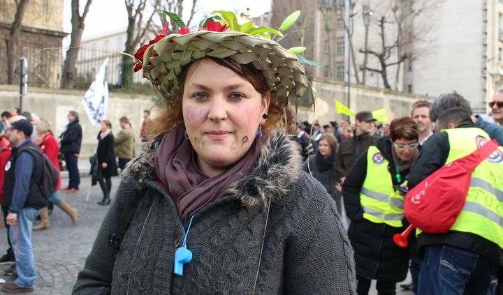 Sandrine, fleuriste &agrave;&nbsp;S&eacute;rent (Morbihan), manifeste le 9 mars 2015, &agrave; Paris, contre le RSI. (BENOIT ZAGDOUN / FRANCETV INFO)