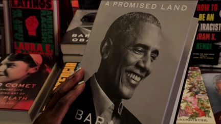 Le&nbsp;premier tome des mémoires&nbsp;de Barack Obama (FRANCEINFO)