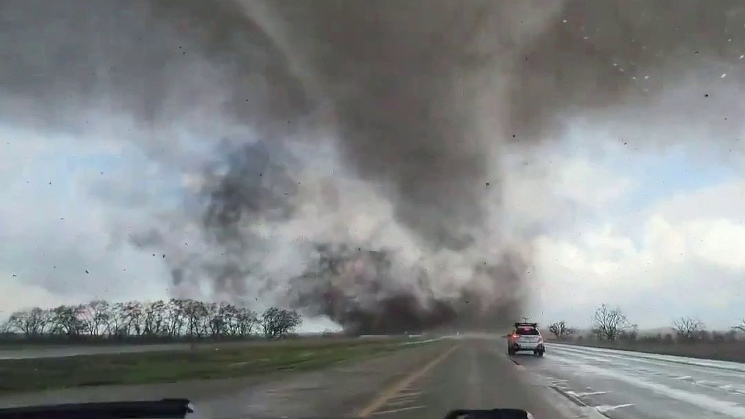 more than 70 tornadoes hit the central United States, homes devastated