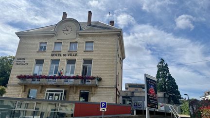 La mairie de Bures-sur-Yvette, dans l'Essonne (91) (Camille Laurent / Franceinfo)