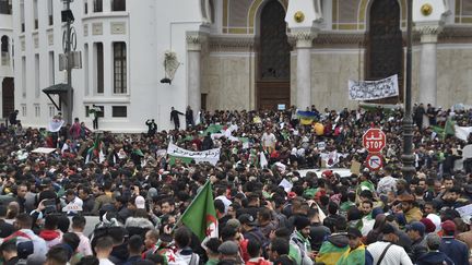 Manifestation à Alger, le 8 mars 2019
 (Ryad Kramdi / AFP)