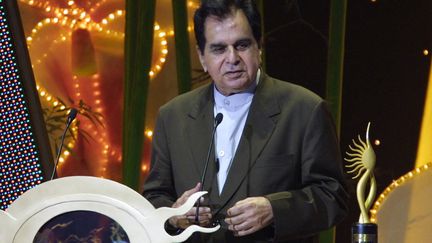 L'acteur indien Dilip Kumar en mai 2004 à Singapour. (ROSLAN RAHMAN / AFP)