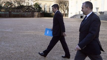 Fran&ccedil;ois Fillon &agrave; son arriv&eacute;e &agrave; l'Assembl&eacute;e, le 4 d&eacute;cembre 2012. (KENZO TRIBOUILLARD / AFP)