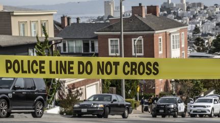 Un ruban de police dans une rue de San Francisco, en octobre 2022. (TERRY SCHMITT / MAXPPP)