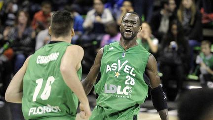 Le joueur de l'ASVEL Charles Kahudi