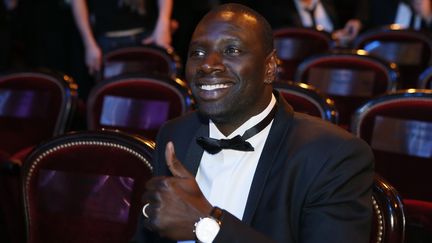 Omar Sy, le 22 f&eacute;vrier 2013 au th&eacute;&acirc;tre du Ch&acirc;telet, &agrave; Paris, lors de la c&eacute;r&eacute;monie des C&eacute;sar. (PATRICK KOVARIK / AFP)