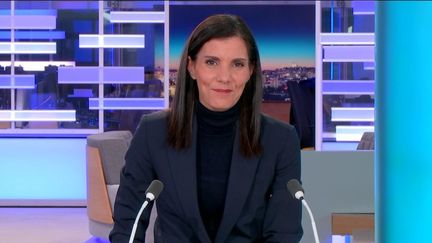 Le 23h info du vendredi 12 janvier, présenté par Sorya Khaldoun sur franceinfo, est consultable en ligne en replay pour voir et revoir ce journal télévisé qui décrypte l'actualité. Retrouvez les dernières infos de la semaine, les grands reportages, les interviews, l'Eurozapping et les explications de la rédaction sur toute l’actualité nationale et internationale. (FRANCEINFO)