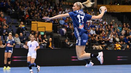 La joueuse de l'équipe de France de Hand Manon Houette (HARALD TITTEL / DPA)