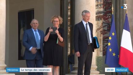 Les ministres partent en vacances. (FRANCE 3)