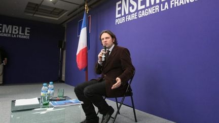 "Ensemble pour faire gagner la France" - Frédéric Lefebvre - 12/05/08 (AFP Jacques Demarthon)