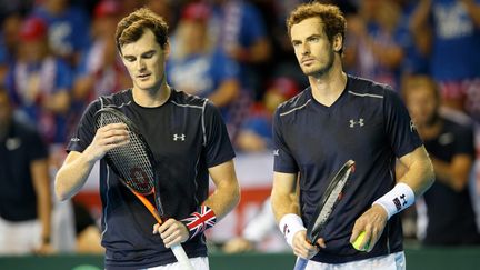 Andy et Jamie Murray (ROBERT PERRY / EPA)