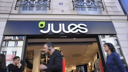 Un magasin Jules, appartenant au groupe Happychic, à Paris, le 24 octobre 2017. (SERGE ATTAL / ONLY FRANCE / AFP)