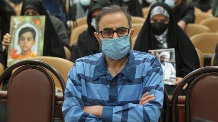 Le dissident irano-suédois Habib Chaab, lors de la première audience de son procès à Téhéran, en Iran, le 18 janvier 2022. (MAJID AZAD / JAMEJAMONLINE / AFP)