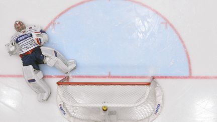 Cristobal Huet, gardien de l'équipe de France de hockey-sur-glace  (ALEXANDER NEMENOV / AFP)