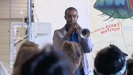 Hermon Mehari à la rencontre de lycéens à l'occasion de Jazz en Tête
 (Culturebox/France3)