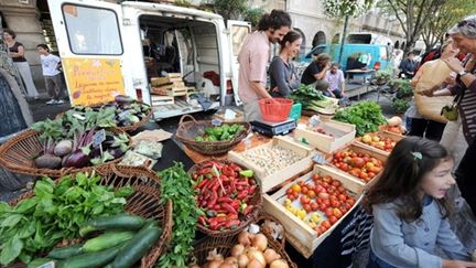 Un marché bio (AFP PHOTO - REMY GABALDA)